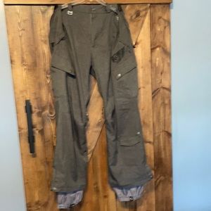 Sessions snowboard pants size medium.